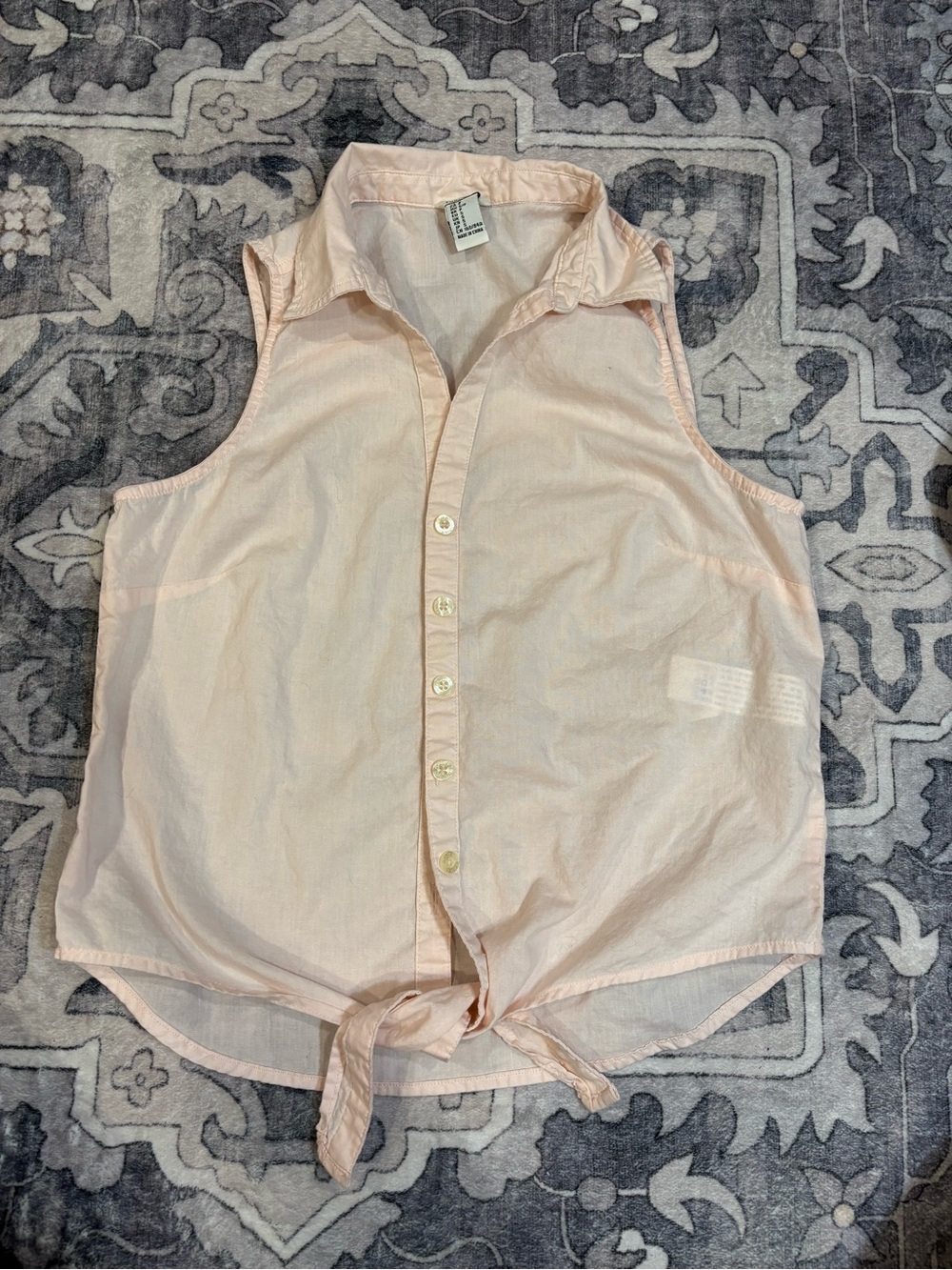 Forever 21 Light soft pink Sleeveless Button-Front Top